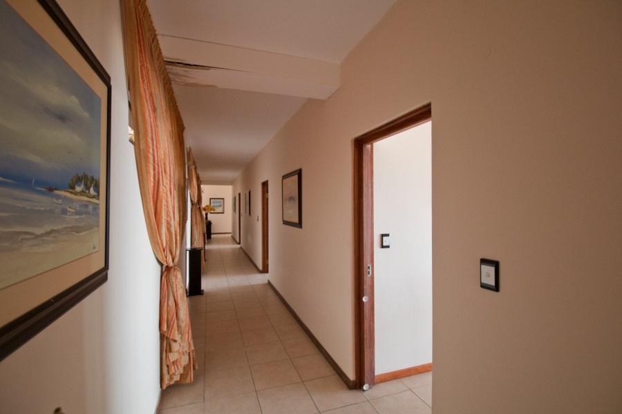 7 Bedroom Property for Sale in Outeniqua Strand Western Cape